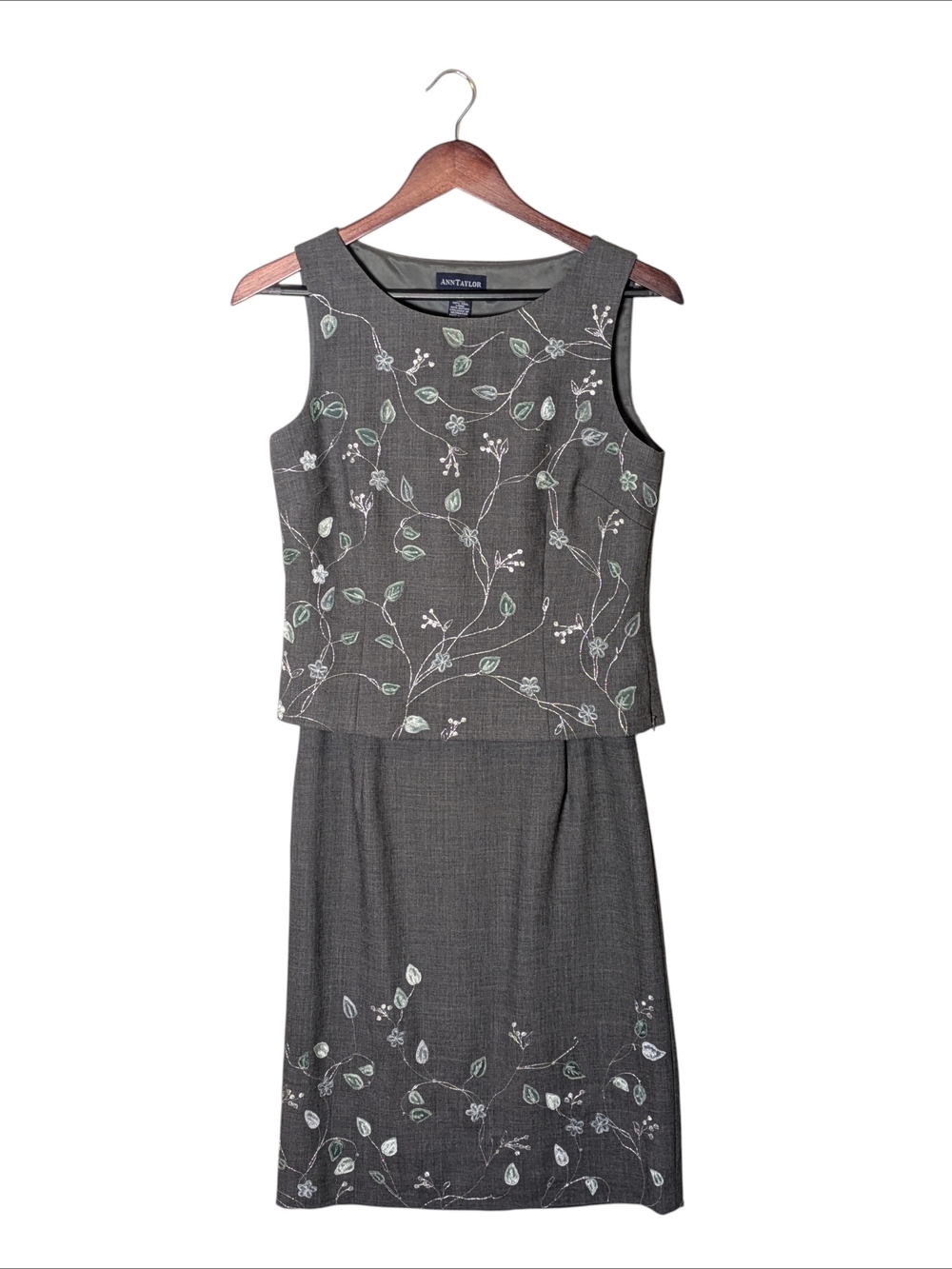 Ann Taylor Size 2/4 2 Piece Wool Skirt Set Gray Floral Embroidered Vintage